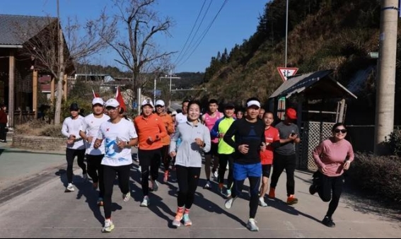 仁寿举办2025健康半马跑，运动与乡村文化的融合之美