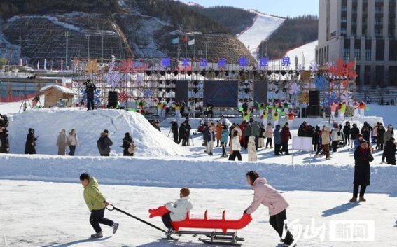 2025京津冀乐享冰雪系列活动在崇礼盛大启幕