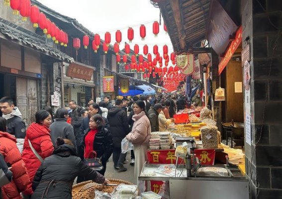 四川自贡沿滩区春节消费市场迎来开年红