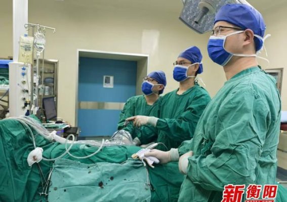 南华附一医院首创俯卧位无管化腹腔镜肾上腺肿瘤切除术