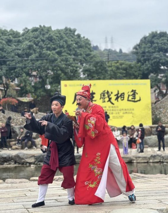 泉州安溪：春日戏曲融入溪水间，传统与现代交织共舞