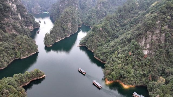 宝峰湖迎春旅游热潮，韩国游客成主力军