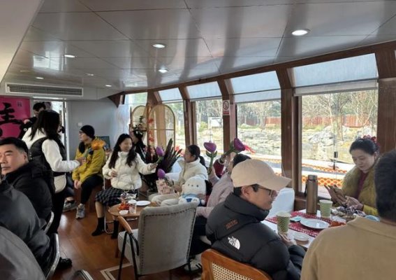 水上赏樱专线，春日里的一次诗意之旅