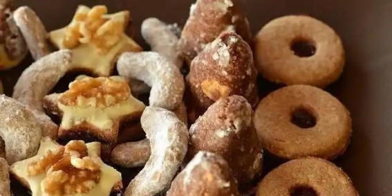 血脂高不能吃花生？医生给出正确饮食建议，避开这4类食物更重要