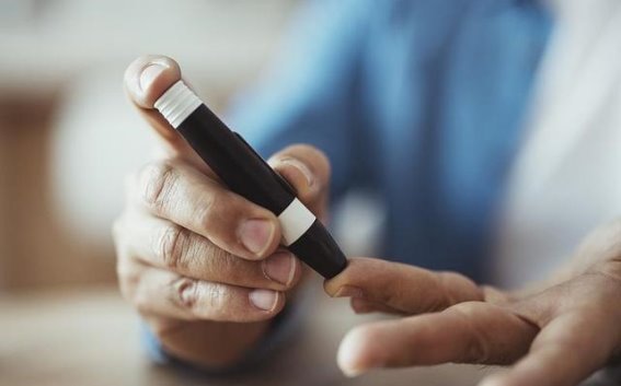 半夜口干舌燥？警惕这些潜在健康问题
