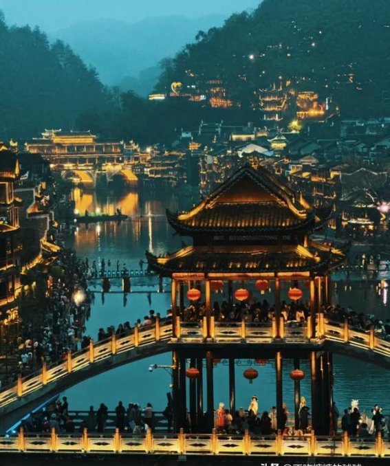 国内十大古镇漫游：一场穿越时空的旅行