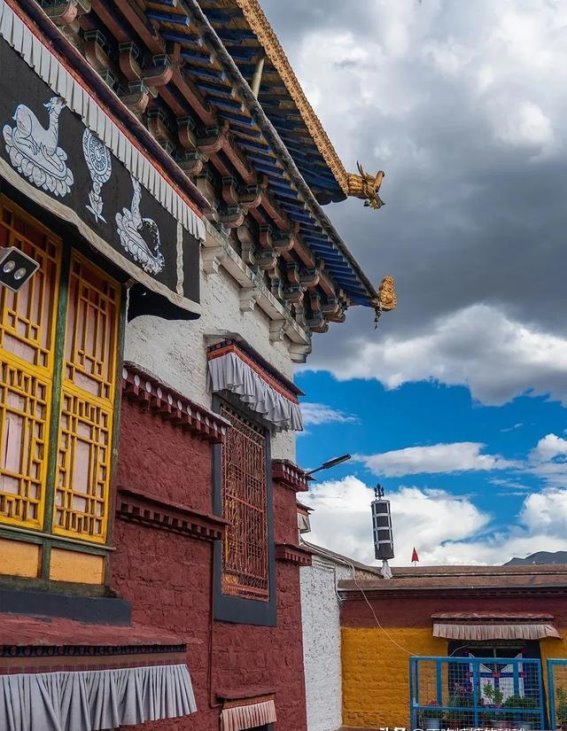 昌珠寺探秘：感受藏地文化的精神家园