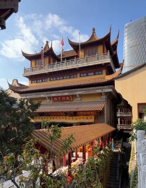 上海市中心的宁静庇护所：法藏讲寺的佛国神韵