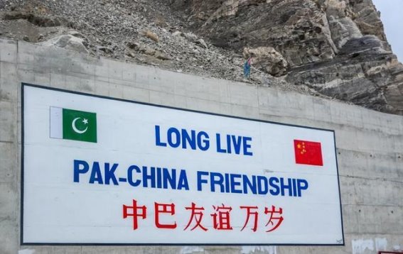 巴基斯坦姑娘一见到中国游客就摇头？我问了才知道，背后大有原因