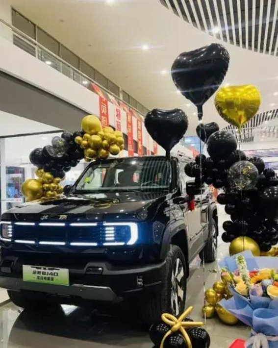 1200公里续航与智能越野，BJ40魔核电驱版挑战传统越野车