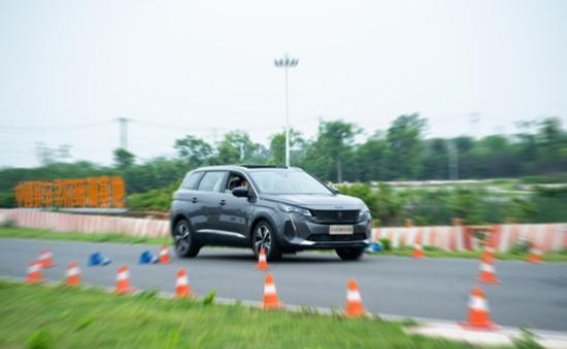雪铁龙天逸C5 AIRCROSS：为家用SUV赋予舒适与操控