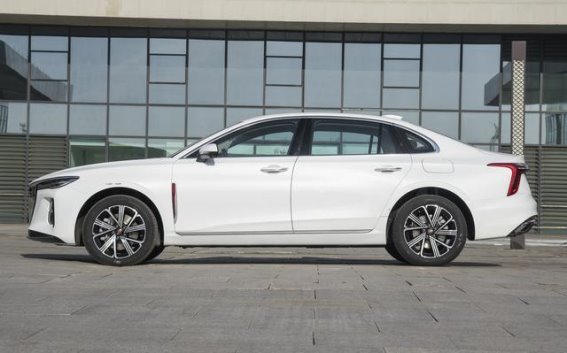 红旗H5 PHEV：豪华智能轿车的崛起，续航1707公里，价