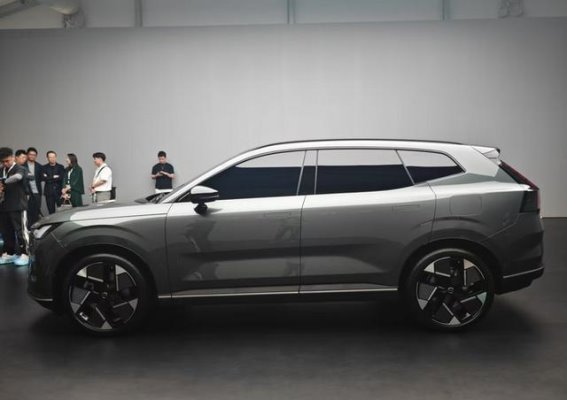 沃尔沃全新XC70：融合传统与创新，迈向电气化未来
