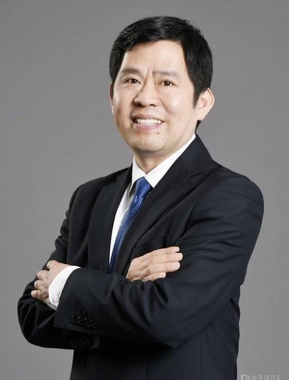 哪吒汽车欠税215万，技术与服务问题频发，企业面临多重挑战