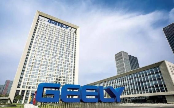 李书福回应吉利并购策略：技术驱动的全球化路径