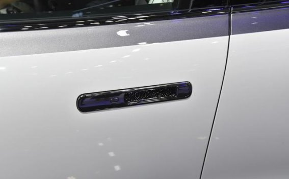 尊界S800亮相粤港澳车展 百万级豪华旗舰实力尽显