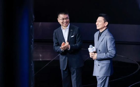 一汽奥迪Q6L e-tron亮相车展，豪华电动化新时代已然开