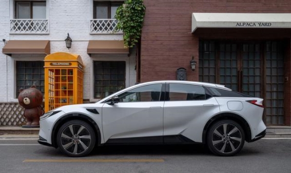 爸爸的第一台新能源车：bZ5与他的新潮生活