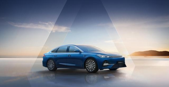 吉利银河A7：低油耗与智能化驱动的家用轿车新选择