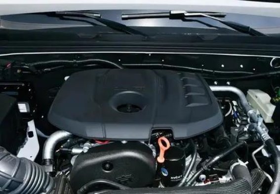 北京越野BJ40燃油版：硬派越野与现代科技的完美融合