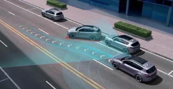 岚图FREE+：智能与豪华的完美结合