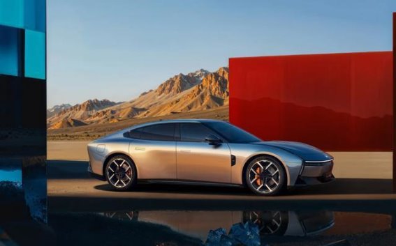 新一代小鹏P7实车曝光，外观设计引领未来潮流