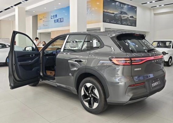 26款吉利银河E5亮相，续航升级，智能配置再度突破