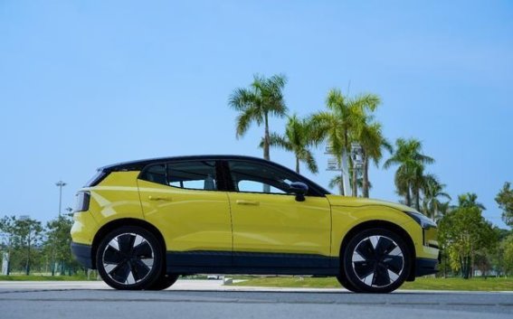 沃尔沃EX30如何挑战特斯拉Model 3？都市精致出行的新风尚