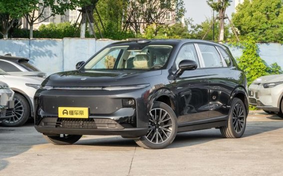 零跑B10：10万级纯电SUV的全能选择，智能与空间兼得