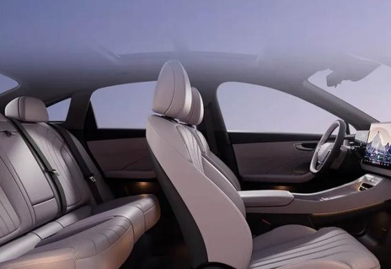 荣威M7 DMH内饰与动力系统全面解析：豪华与性能的完美结合