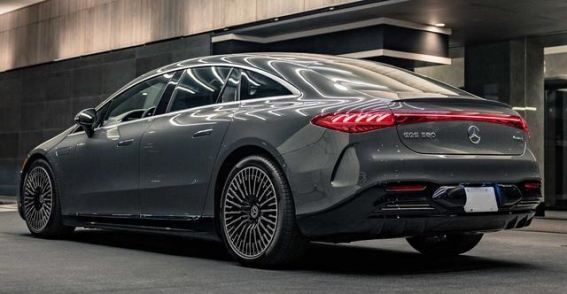 奔驰EQ系列降价背后的市场博弈