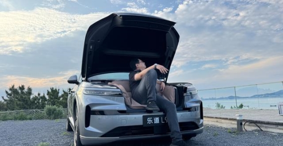 乐道L90正式上市 智能科技与强劲动力打造未来家用新能源SUV