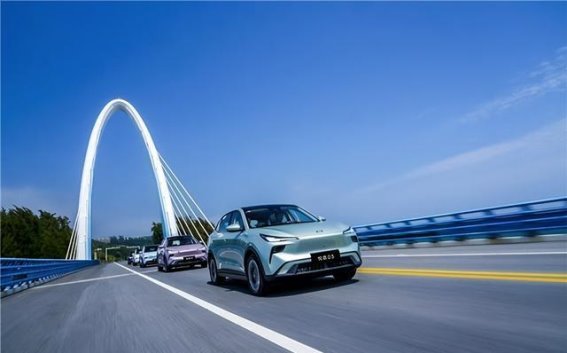 全家避暑出行新选择 奔腾悦意03大空间大续航大安全陪你清凉一夏