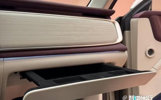 岚图全新知音：一辆可以聊的车