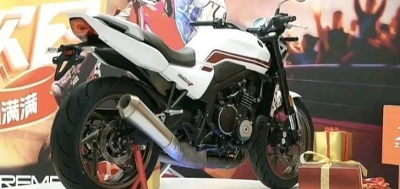 张雪机车多款新车齐发，复古情怀与性能狂潮并行