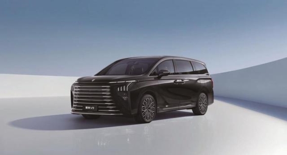 东风风行星海V9越享系列开启预售 打造20万元以内中大型插混MPV新标杆