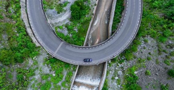 长安马自达EZ-60：探索电动SUV的极致驾趣与美学