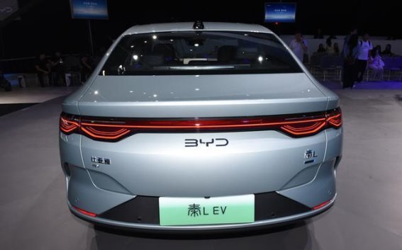 比亚迪秦L EV云辇型：创新设计与智能科技共铸未来出行新体验