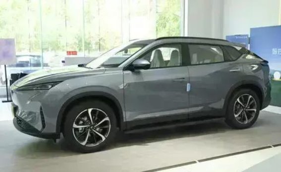 示界06：新晋电动SUV，法系底盘与中国智造的完美结合