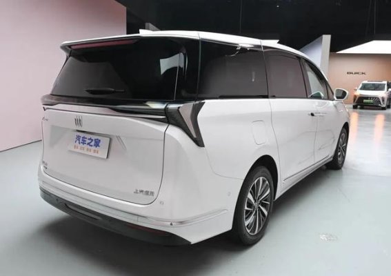 新款GL8陆尊PHEV：大空间与低油耗的极致平衡，值得选择还是D9？
