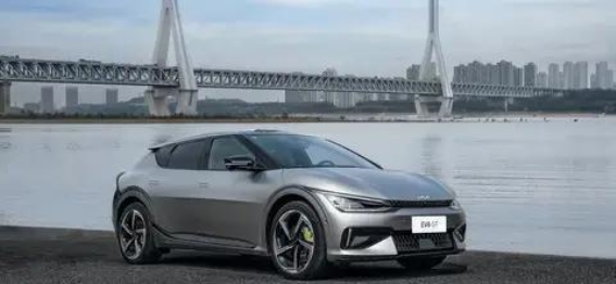 起亚EV6：潮流造型与长续航的理想出行伴侣