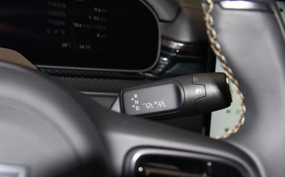 2025款极氪7X：为家庭出行而生的全能中型纯电SUV