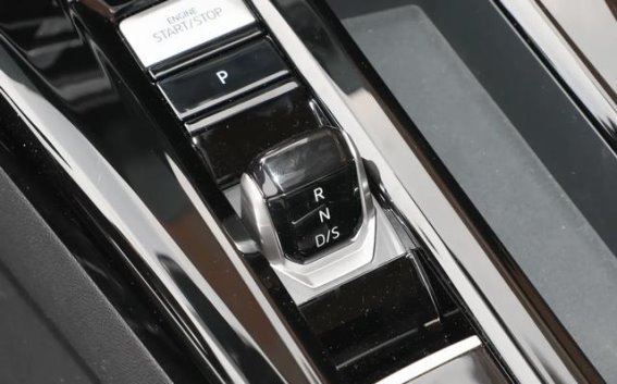 全新凌渡L上市：11.99万元起，性能卓越、配置丰富，轿跑新选择