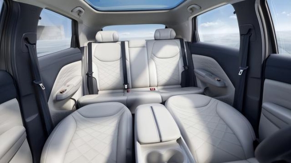 极狐T1：全方位智能辅助，打造轻松安全通勤体验