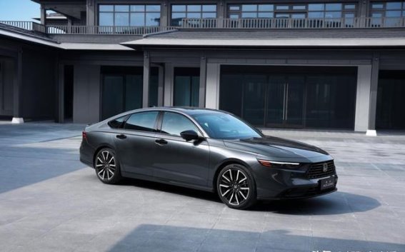 雅阁如何在价格战中坚持“硬核”品质，稳住B级车市场的价值