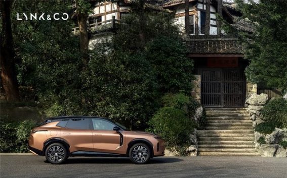 领克08 EM-P：逆势破局，展现中国智造强劲实力