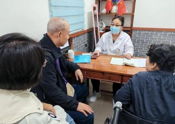 国庆长假心脏病人清晨养护指南：慢起身、缓活动、稳心脏