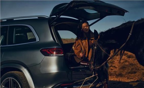 奔驰GLS SUV：尊享奢华与智能科技的极致体验