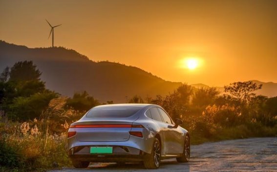 年底冲刺战：中国车企销量达标与市场格局观察