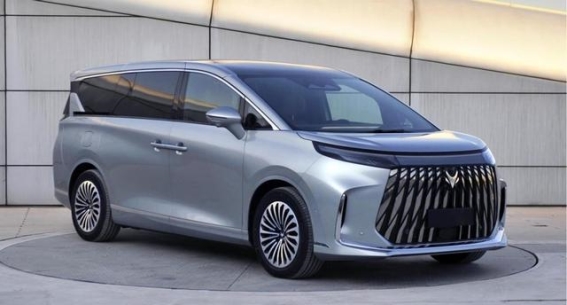 极狐N80KS实车首曝：增程动力七座MPV，豪华大空间亮点十足